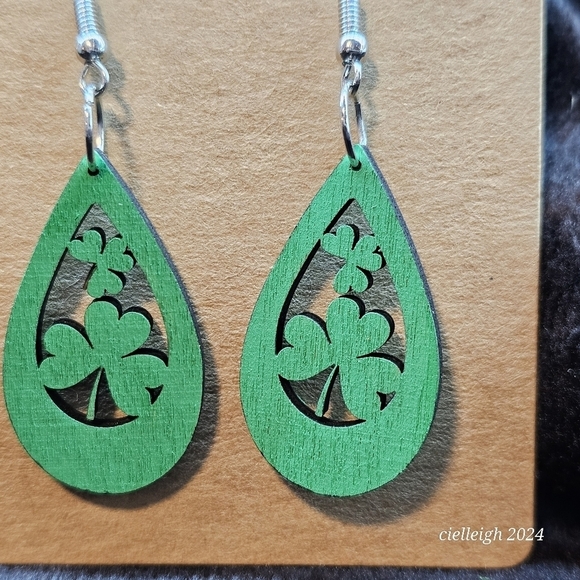 💥4 for $25💥 St Patrick's Day Earrings - Picture 2 of 4
